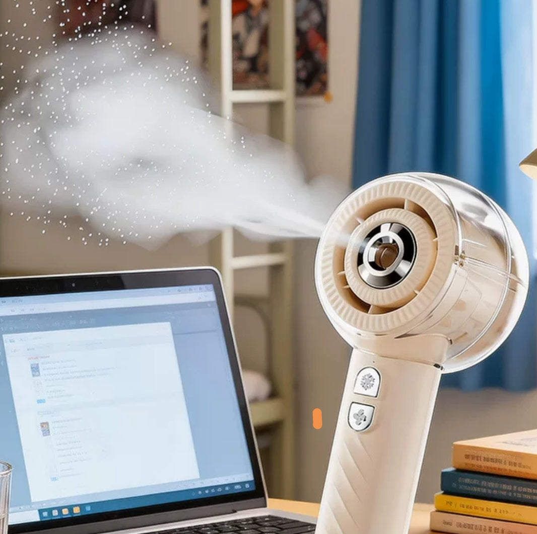 ❄️ Přenosný chladicí ventilátor se sprejem – Okamžitá úleva od horka kdykoliv během dne